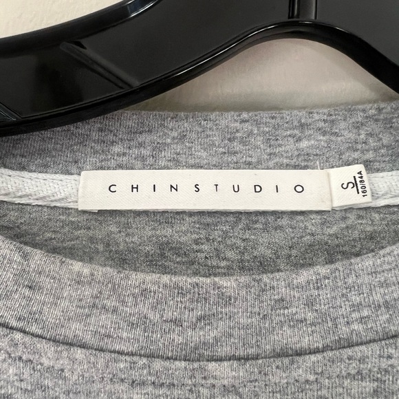 Chi studio woman’s gray short sleeve top - Picture 4 of 7